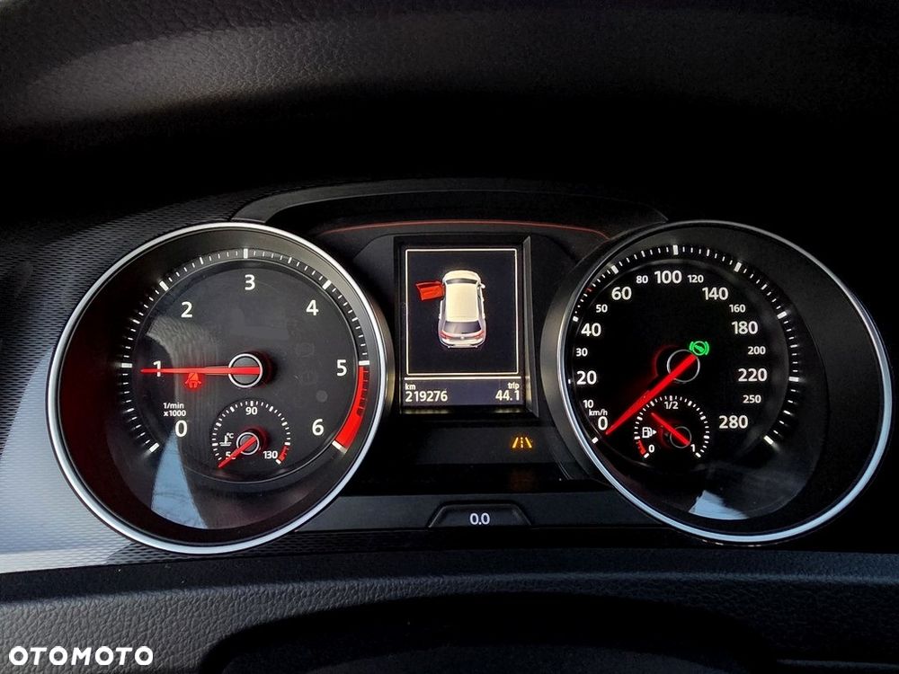 Volkswagen Golf - 22