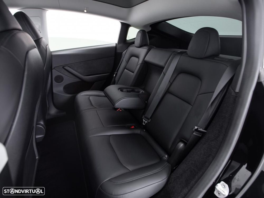 Tesla Model Y Long Range Dual Motor AWD - 12