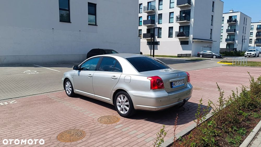 Toyota Avensis 1.8 VVT-i - 4