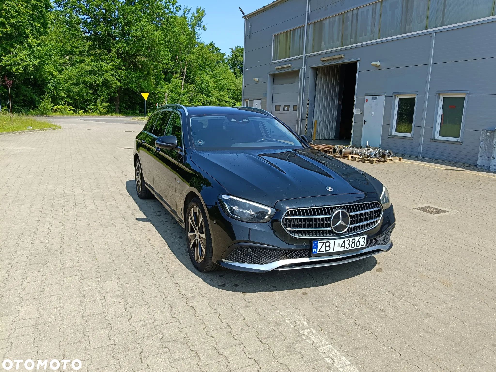 Mercedes-Benz Klasa E 300 Business Edition - 1