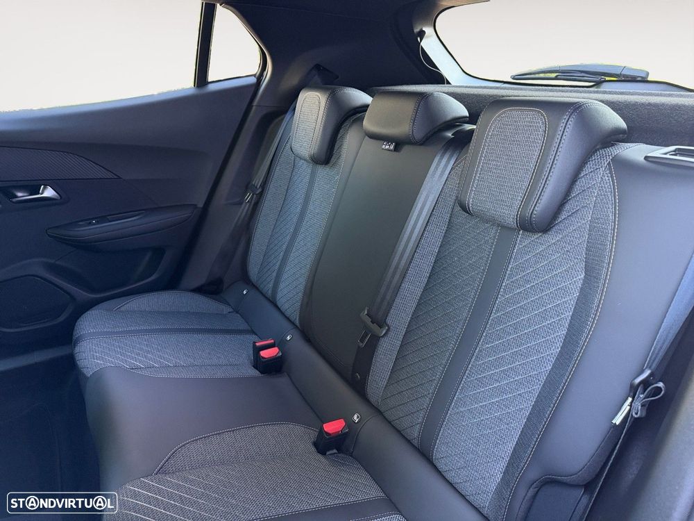 Peugeot 2008 1.2 Hybrid Allure e-DCS6 - 14