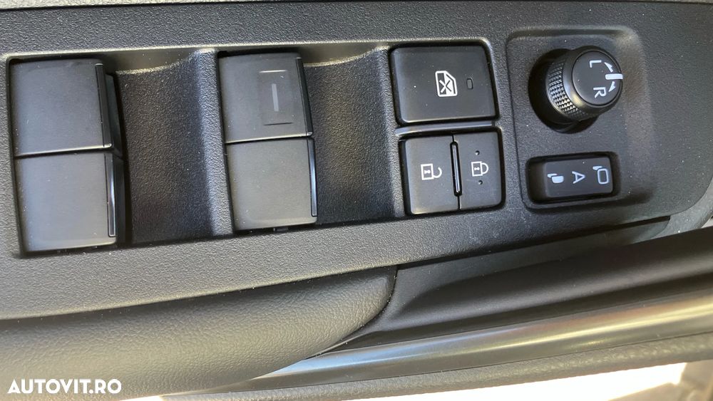 Toyota Corolla Cross - 12