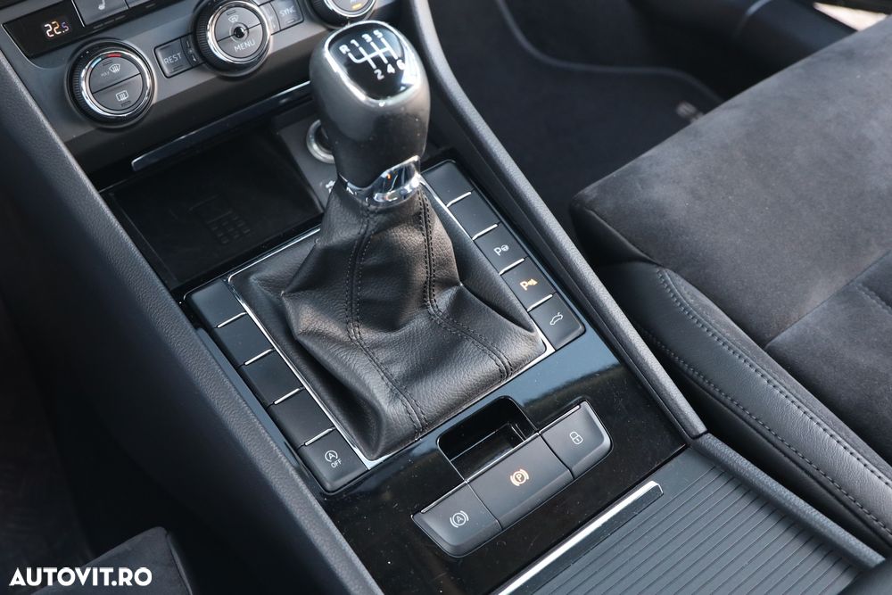 Skoda Superb 2.0 TDI Active - 24