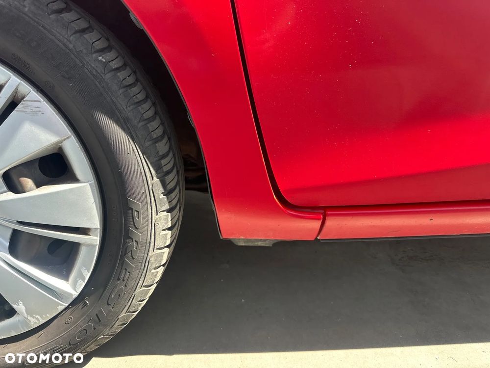 Toyota Yaris 1.0 Terra - 13