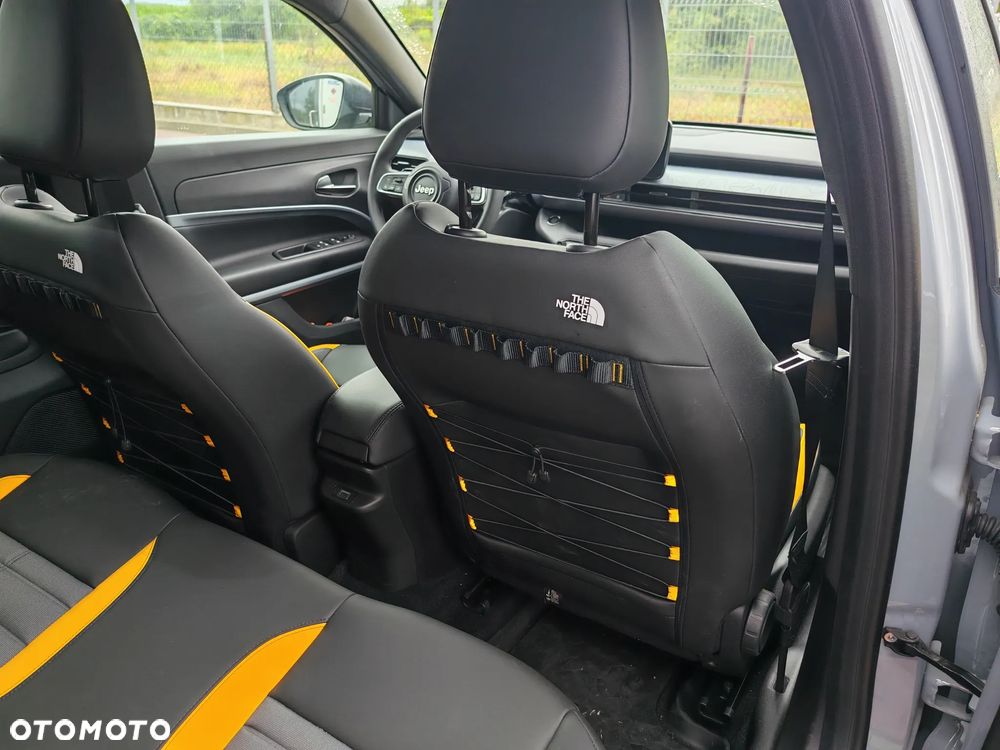 Jeep Avenger 1.2 T3 mHEV The North Face 4xe eDCT6 - 13