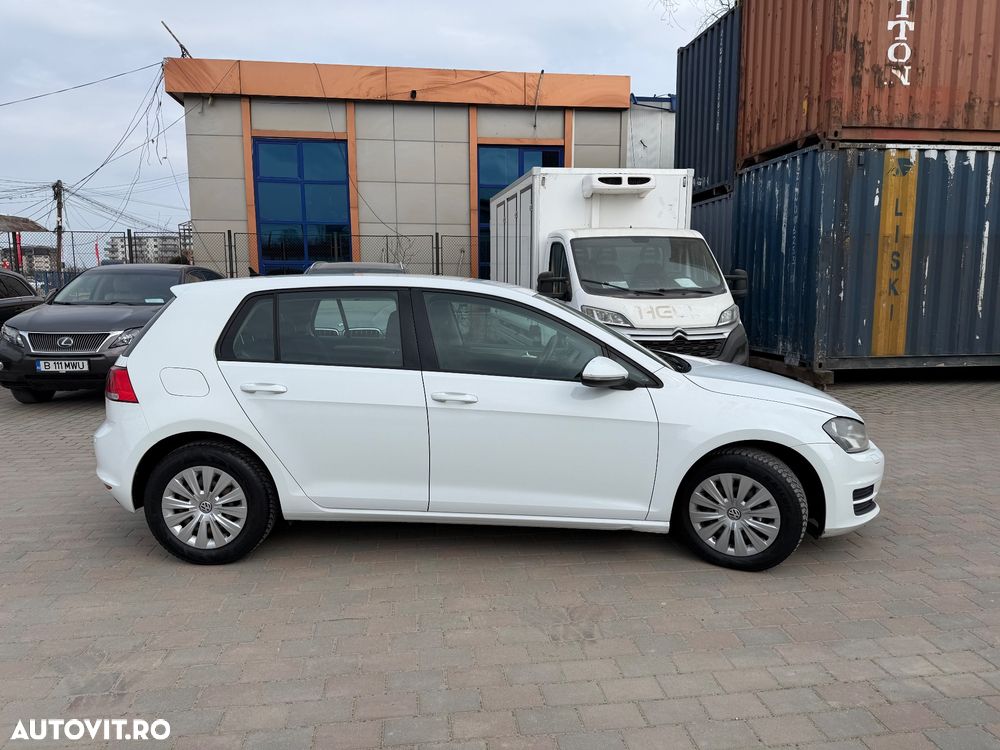 Volkswagen Golf - 6