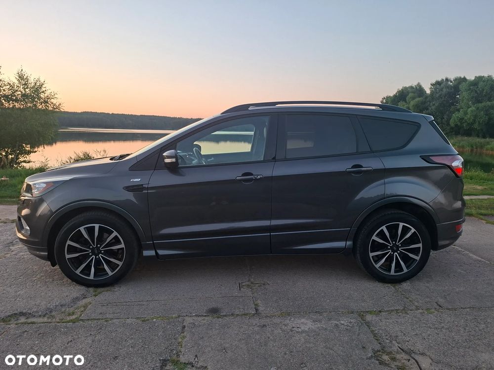 Ford Kuga 2.0 TDCi 2x4 ST-Line - 4