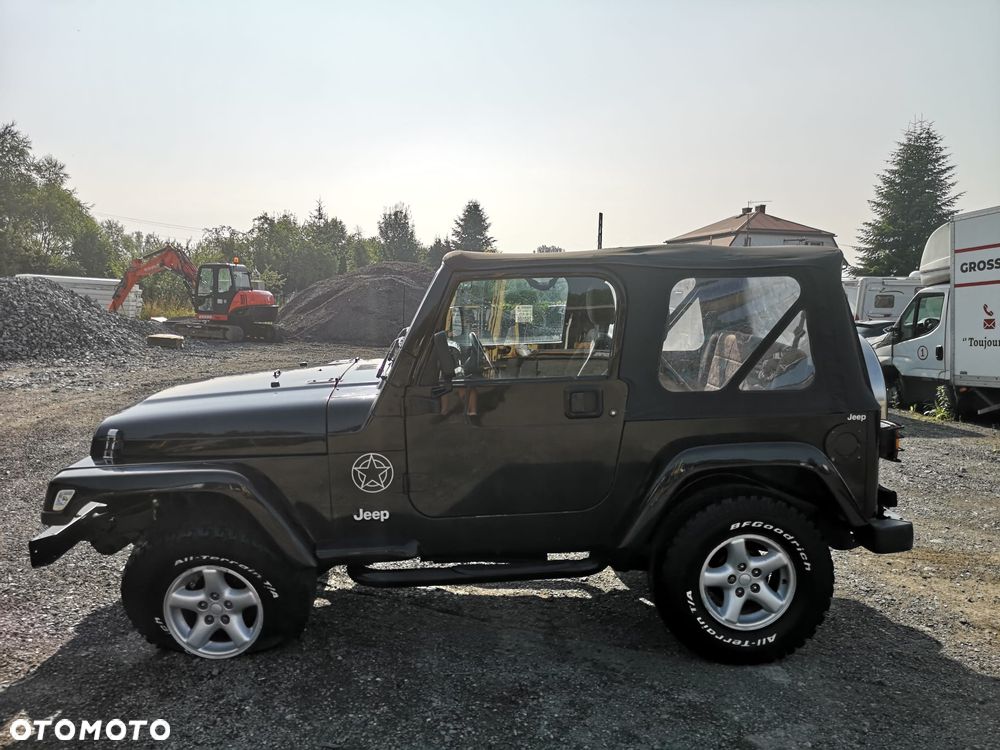 Jeep Wrangler - 8