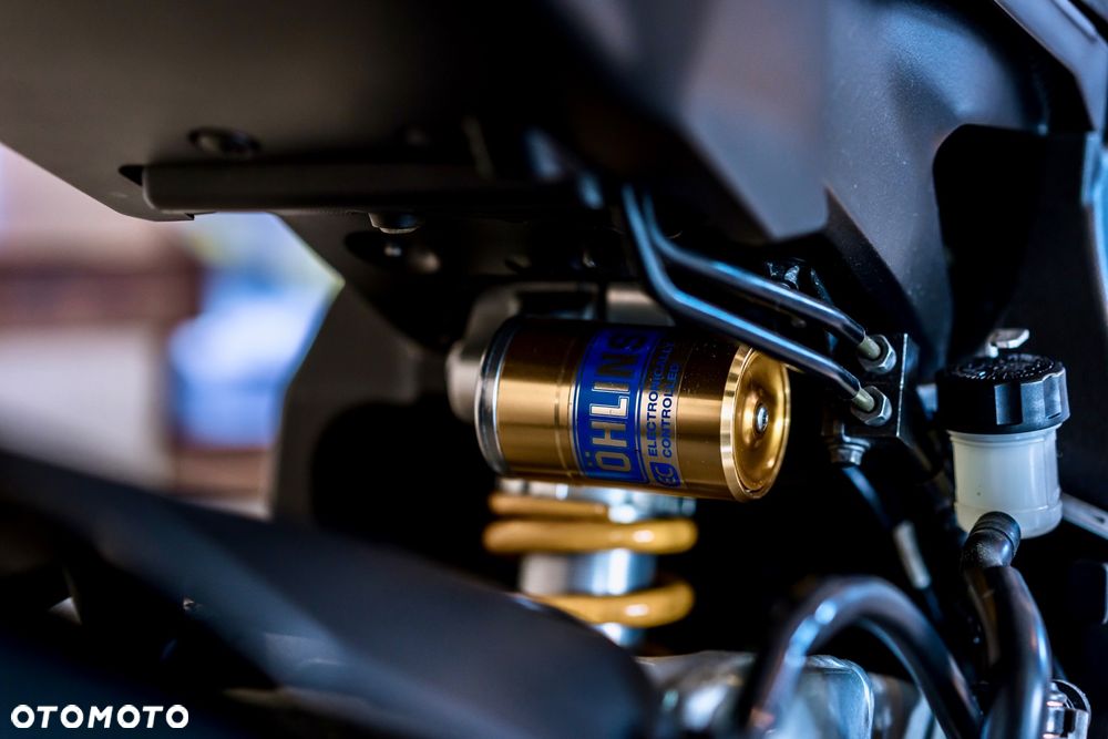 Yamaha R1 - 17