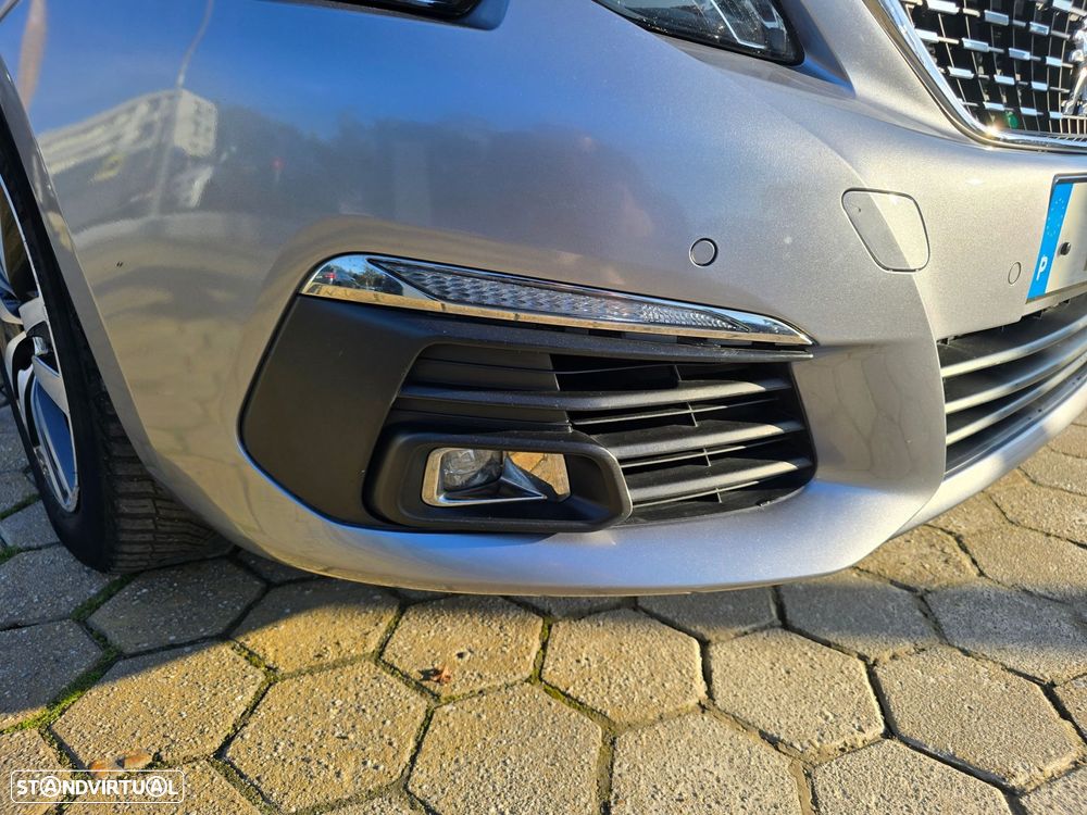 Peugeot 308 1.2 PureTech Allure EAT8 - 9