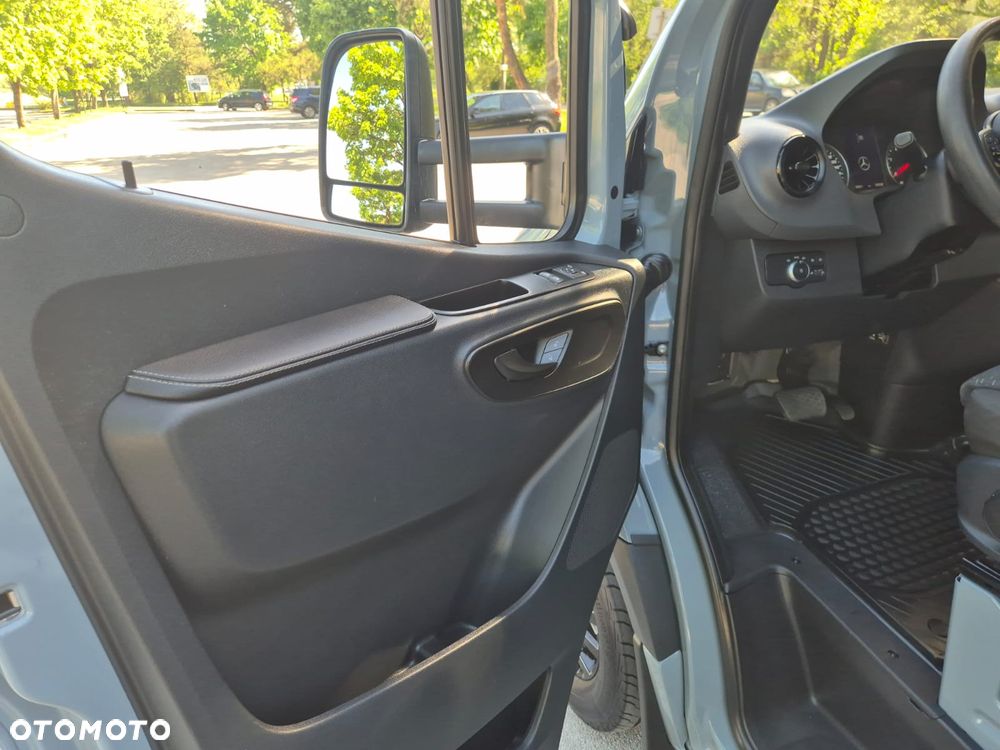 Mercedes-Benz Sprinter - 29