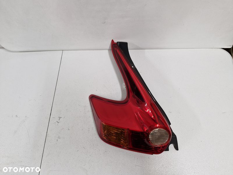 NISSAN JUKE 1 I F15 LAMPA LEWY TYŁ LEWA TYLNA - 2