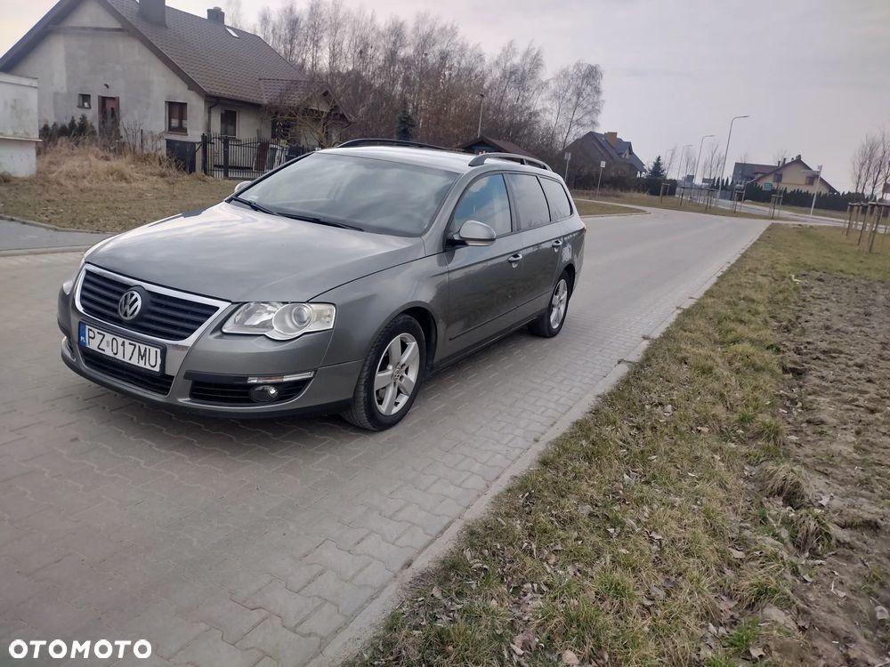 Volkswagen Passat 2.0 TDI DPF BlueMotion Technology Comfortline - 1
