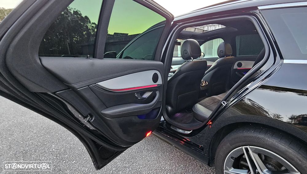 Mercedes-Benz E 300 de 4Matic 9G-TRONIC AMG Line - 32