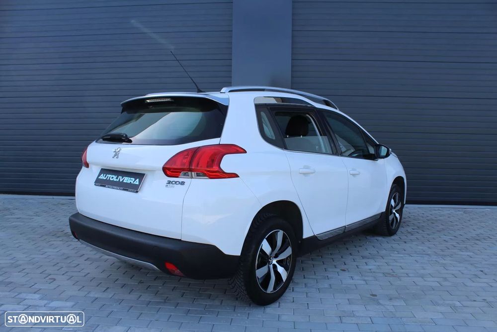 Peugeot 2008 1.2 PureTech Allure - 4