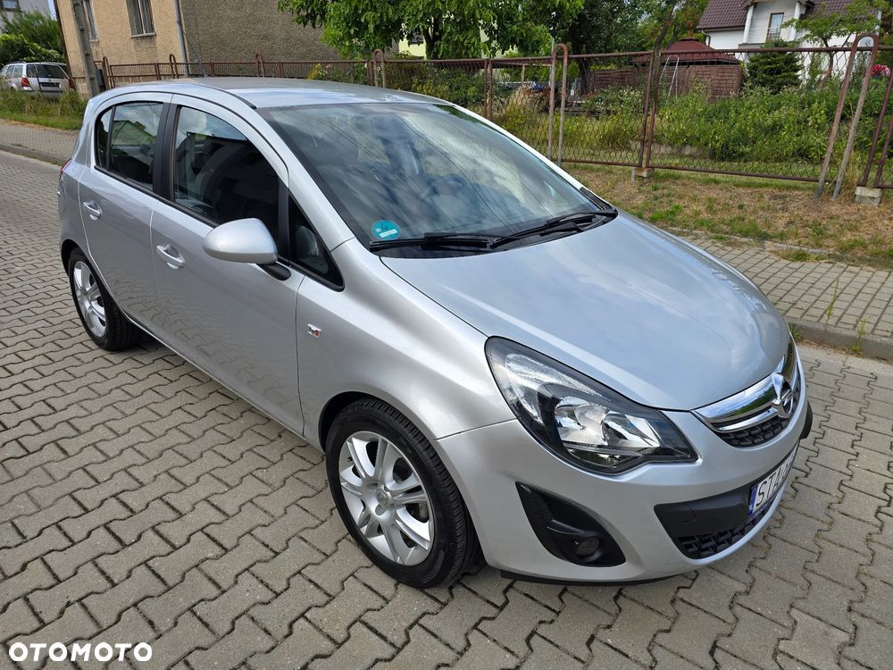 Opel Corsa 1.2 16V Essentia - 3