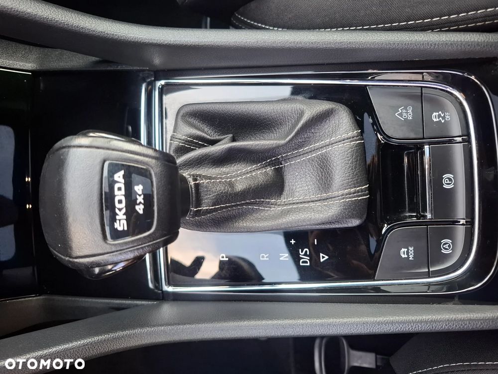 Skoda Karoq 2.0 TDI 4x4 DSG Sportline - 36