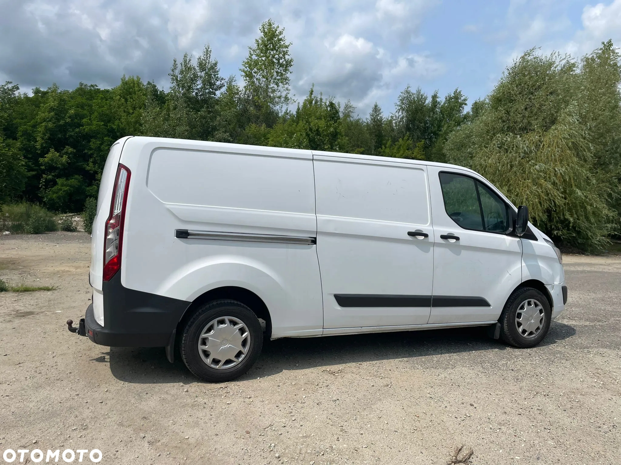 Ford TRANSIT CUSTOM - 11