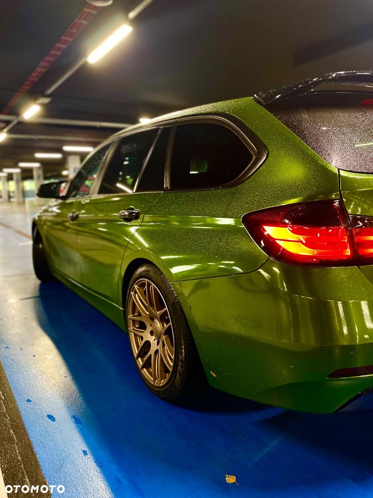 BMW Seria 3 330d Touring - 2