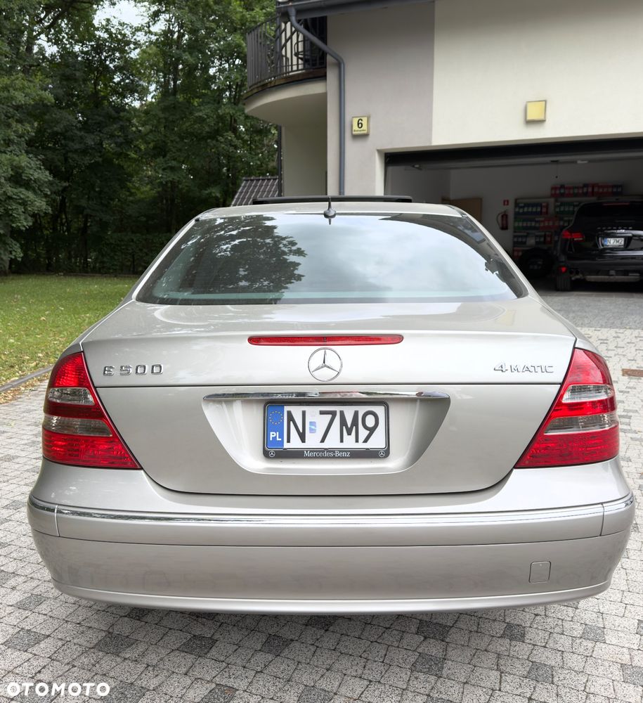 Mercedes-Benz Klasa E 500 4-Matic Elegance - 4