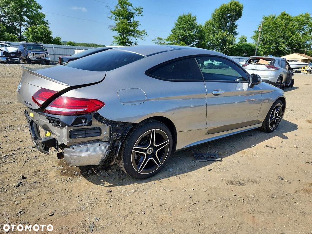 Mercedes-Benz Klasa C 300 4MATIC 9G-TRONIC - 4