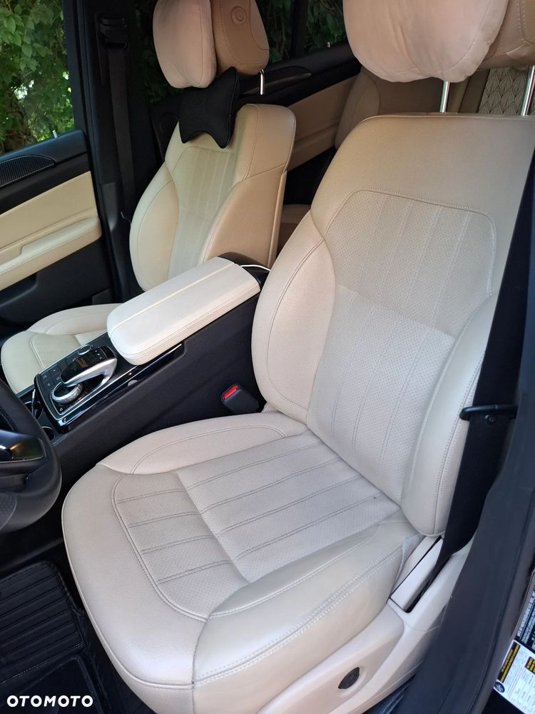Mercedes-Benz GLS - 21