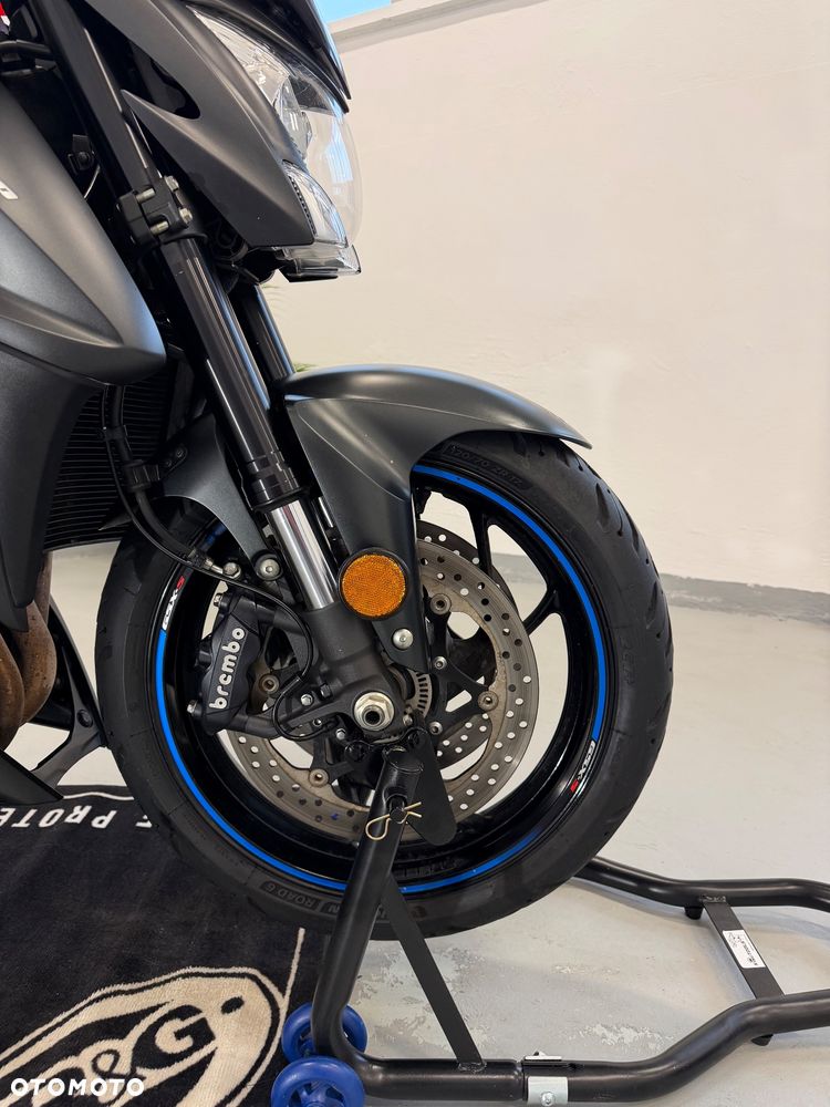 Suzuki GSX - 8