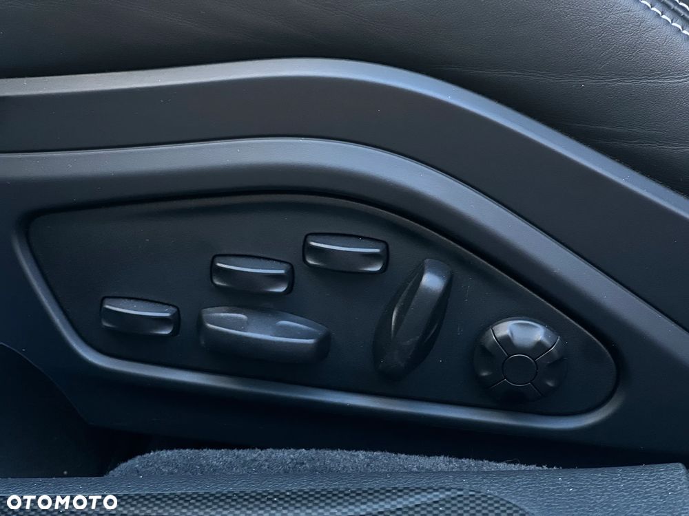 Porsche Panamera - 16