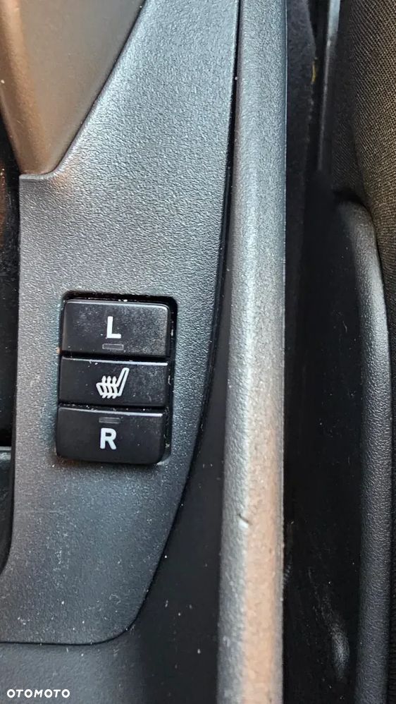 Toyota Auris - 22