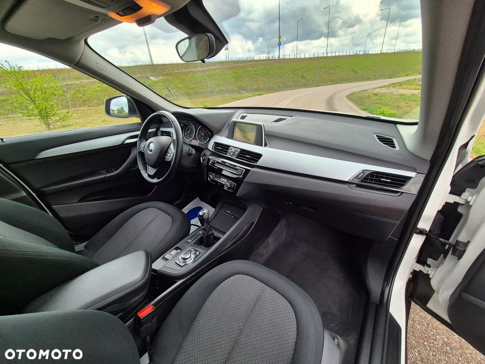 BMW X1 xDrive20d xLine - 28