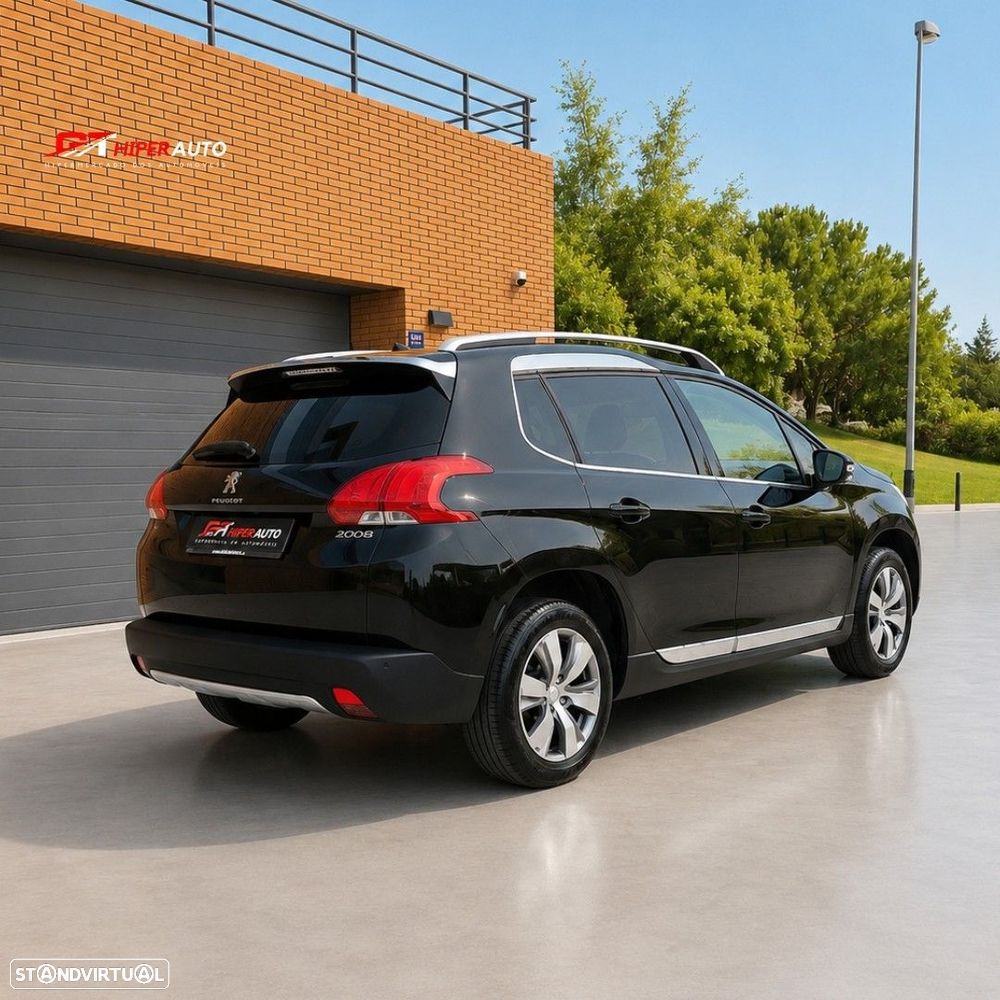 Peugeot 2008 1.2 PureTech Allure - 4