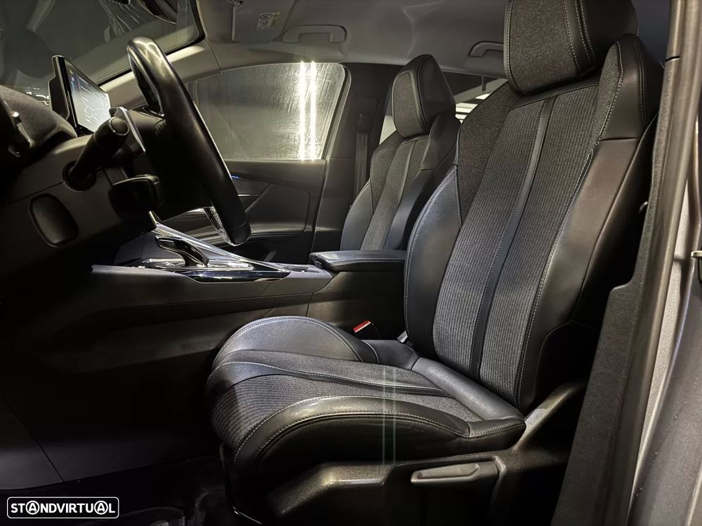 Peugeot 3008 1.6 Hybrid Allure Pack e-EAT8 - 31