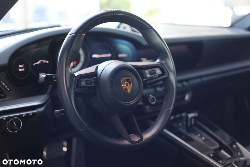 Porsche 911 Carrera 4S - 11