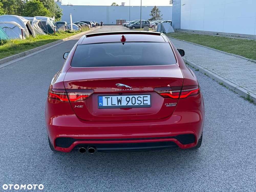 Jaguar XE 2.0 D180 R-Dynamic SE - 8