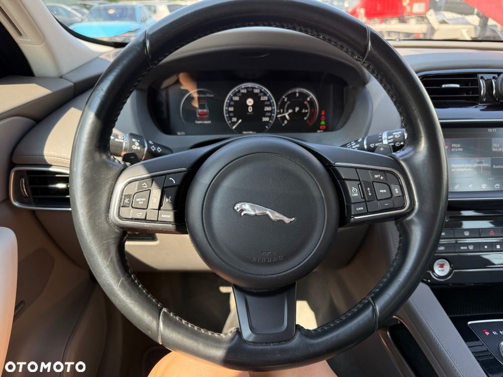 Jaguar F-Pace - 22