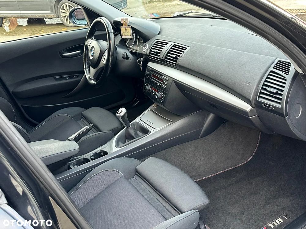 BMW Seria 1 118i - 5
