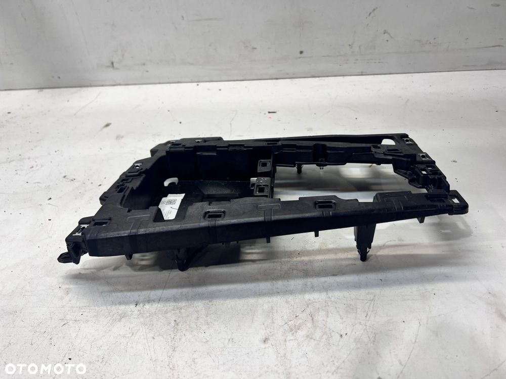 RAMKA KONSOLI TUNELU ŚRODKOWEGO AUDI Q5 FY 80A 80B864261A - 2