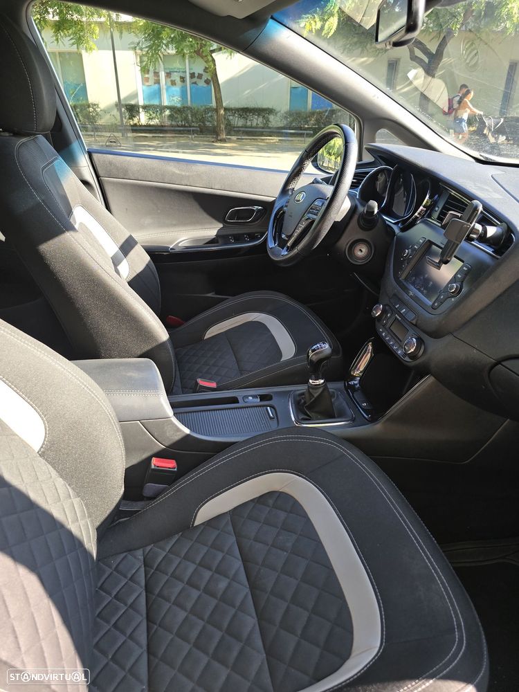 Kia Ceed SW 1.6 CRDi GT Line - 10