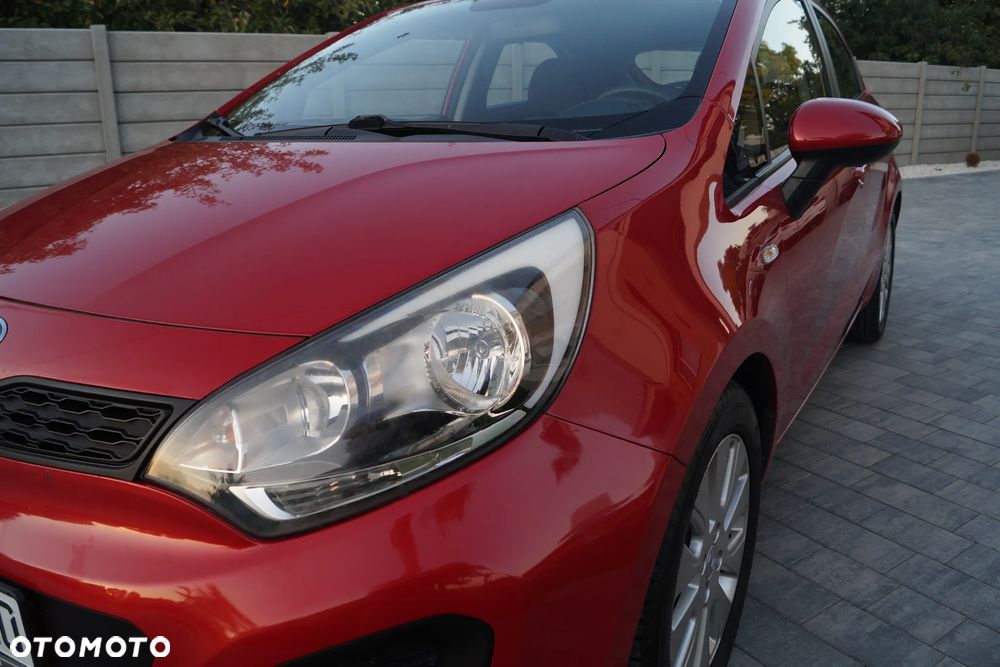 Kia Rio - 36