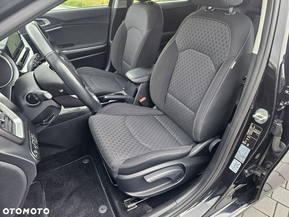 Kia Ceed - 12