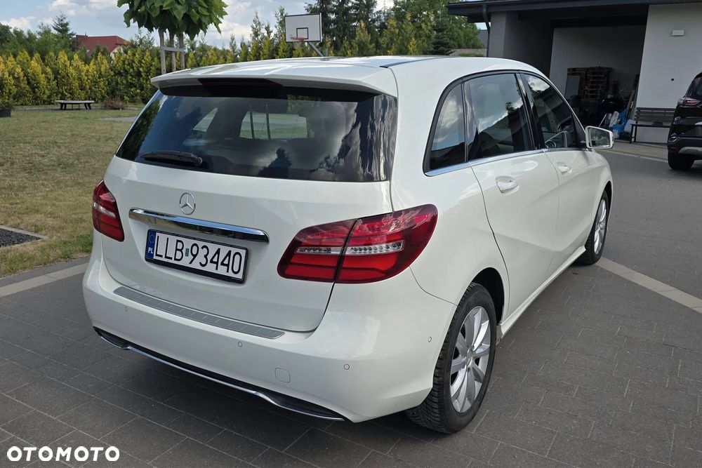Mercedes-Benz Klasa B 180 7G-DCT UrbanStyle Edition - 10
