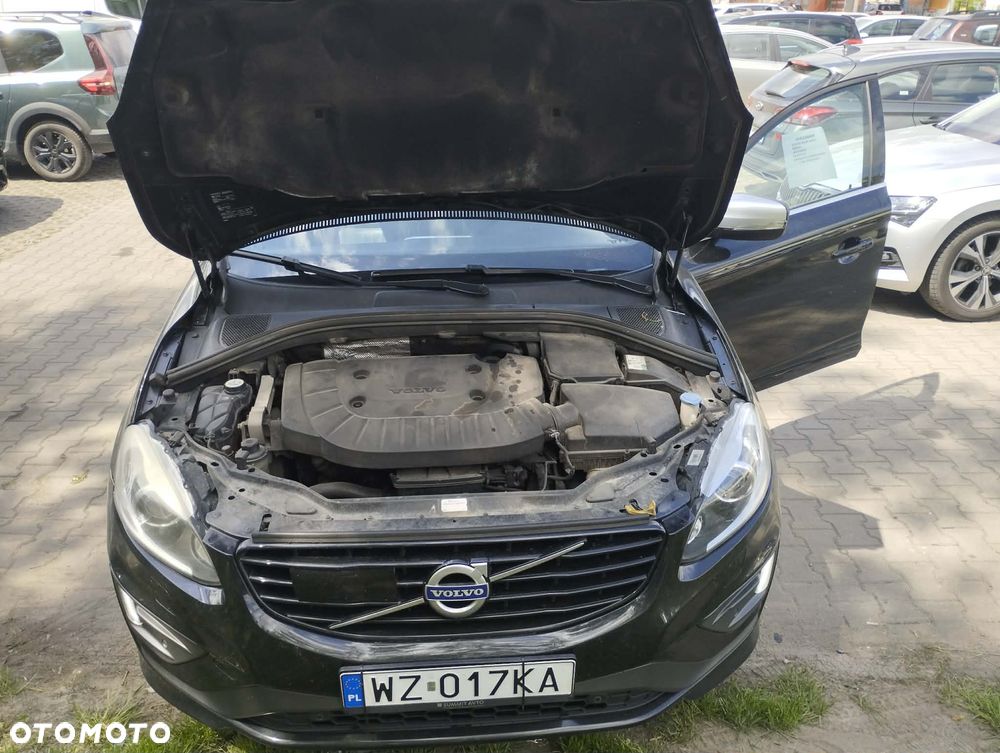 Volvo XC 60 D5 AWD R-Design Momentum - 3