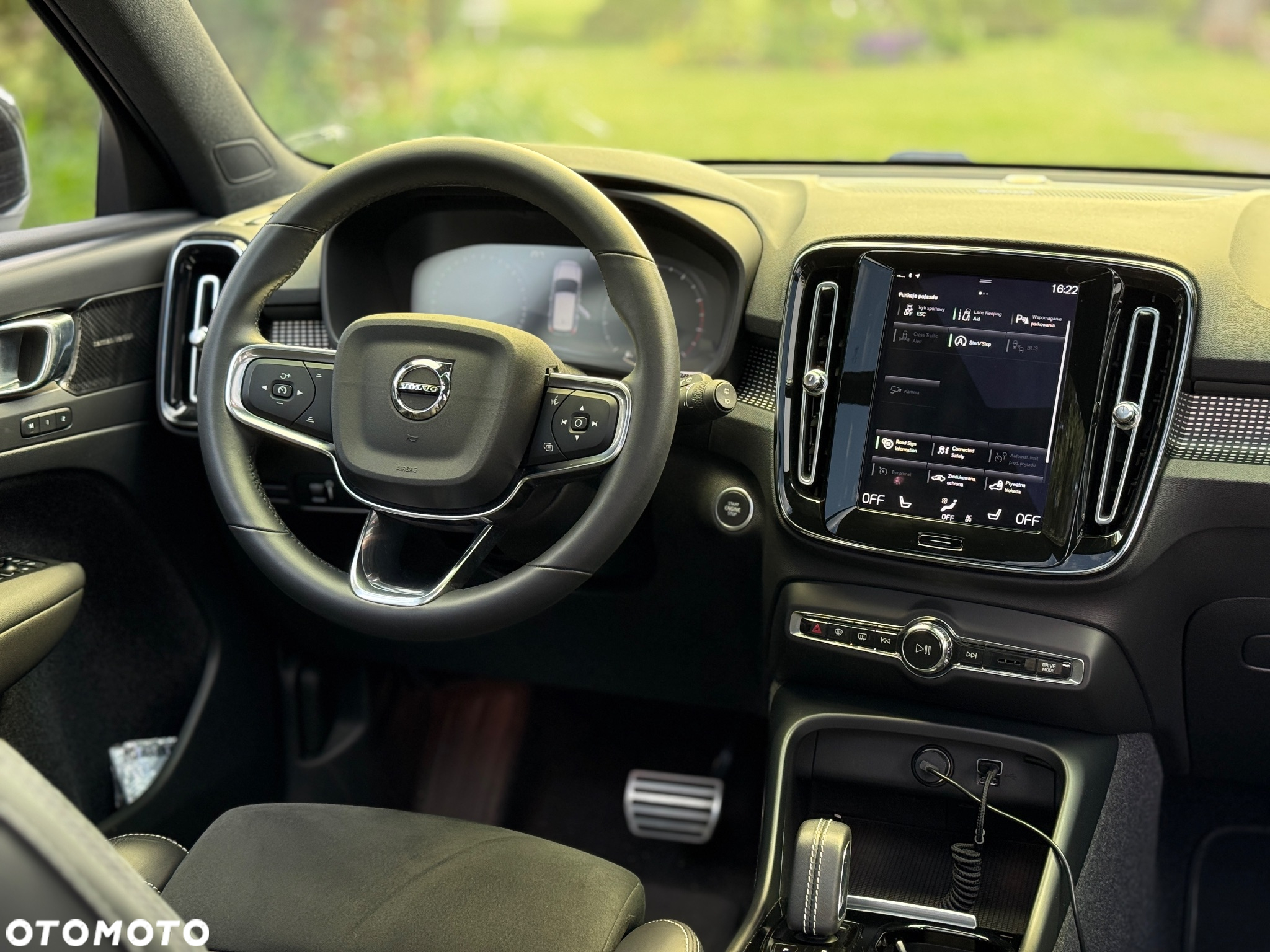 Volvo XC 40 T3 R-Design - 18