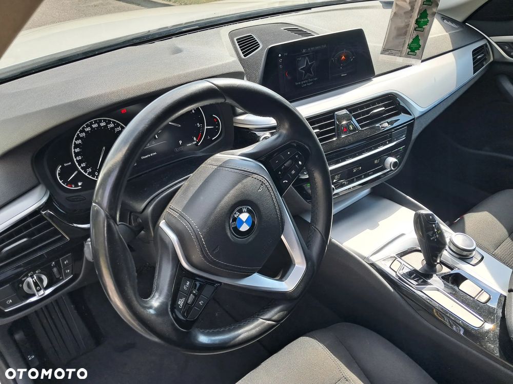BMW Seria 5 518d - 4