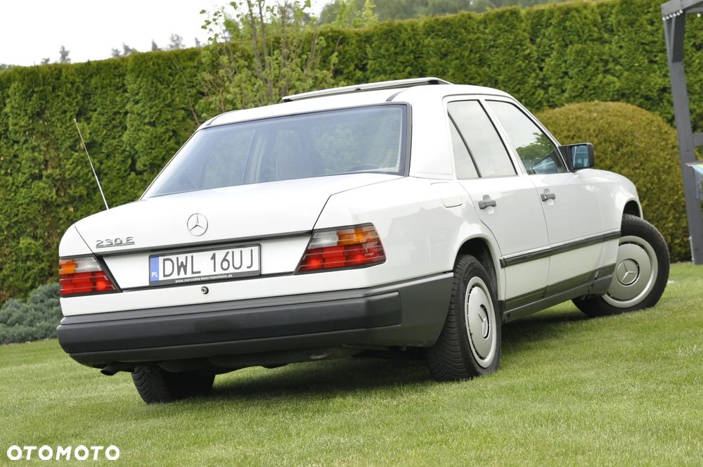Mercedes-Benz W124 (1984-1993) - 11