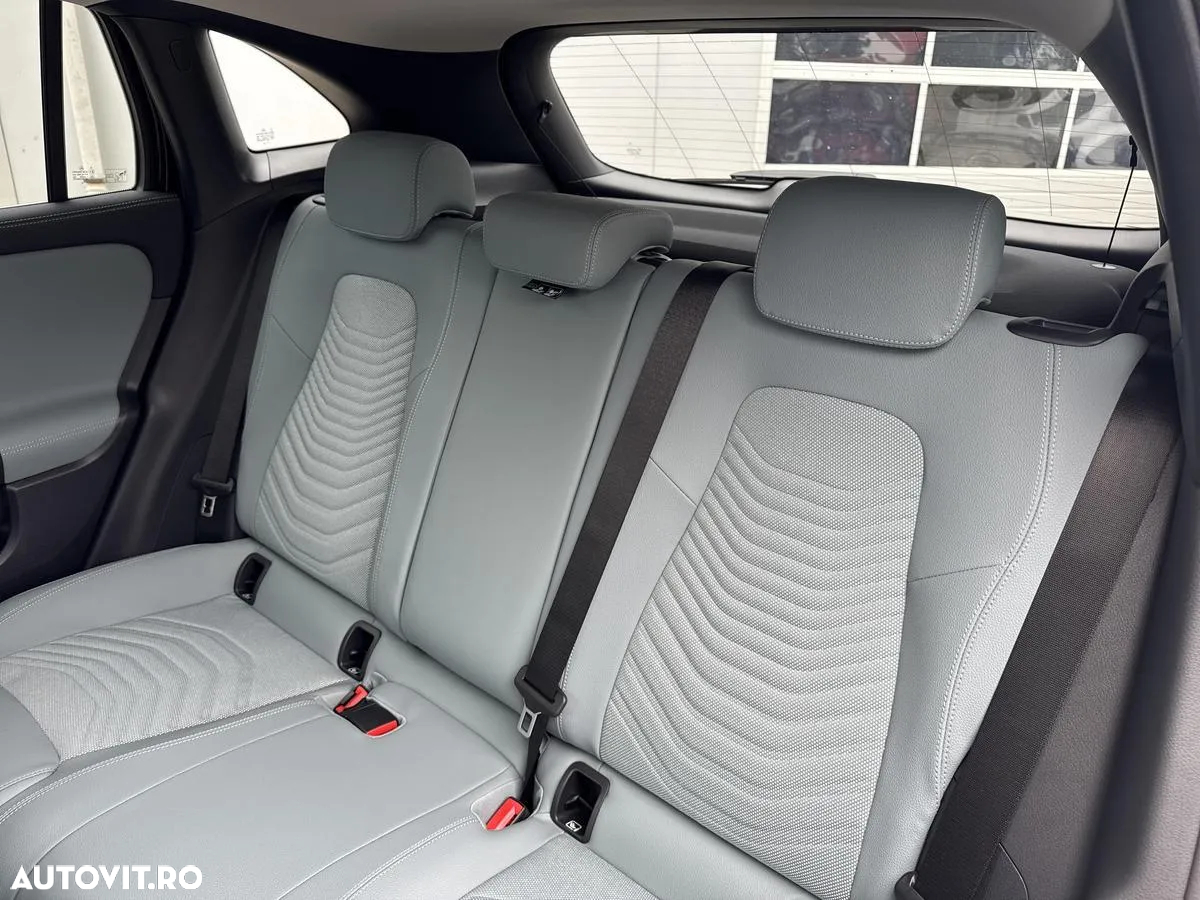 Mercedes-Benz GLA 250 e - 13