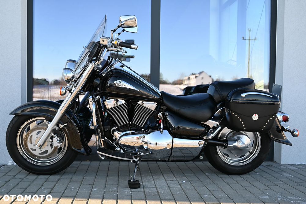 Suzuki Intruder - 3