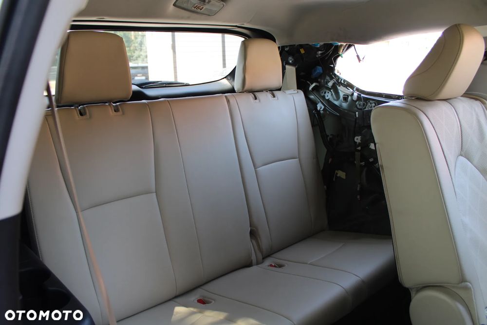 Toyota Highlander 2.5 Hybrid Executive - 32