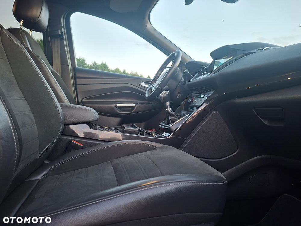 Ford Kuga 2.0 TDCi 2x4 ST-Line - 19