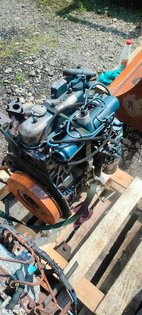 Silnik Kubota głowica D1105-T na części